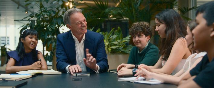 018_FutureCouncil_Approved Still_ING CEO_Wide meeting_Mid.jpg 